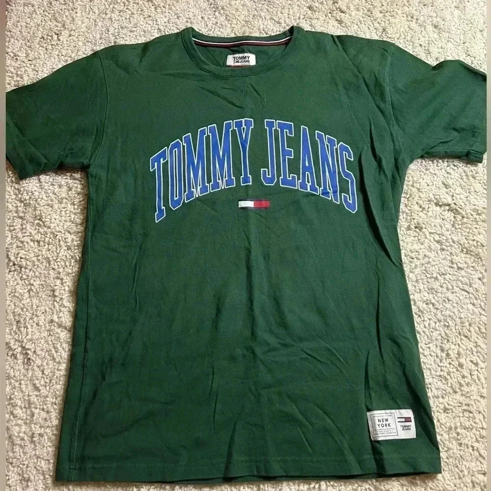 Men’s Size Medium Tommy Jeans Short Sleeve Tee